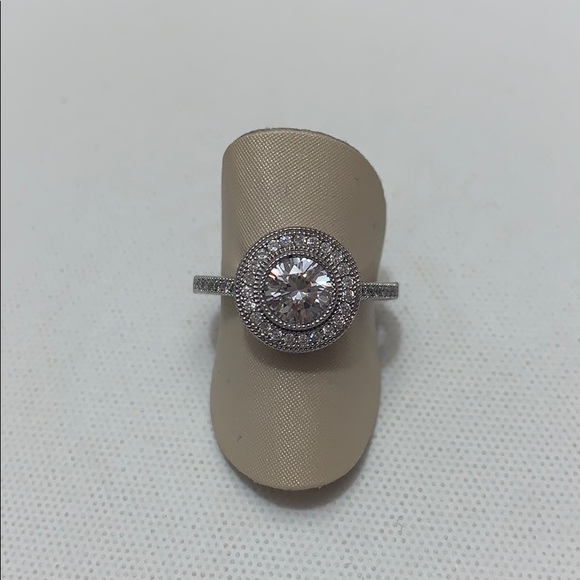 Halo Ring - Picture 1 of 9